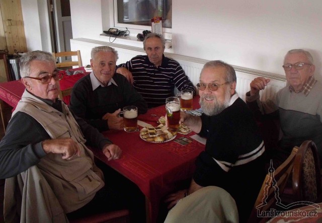 07_Vyrocni posezeni Oldkolaru_Schazime se_2.jpg